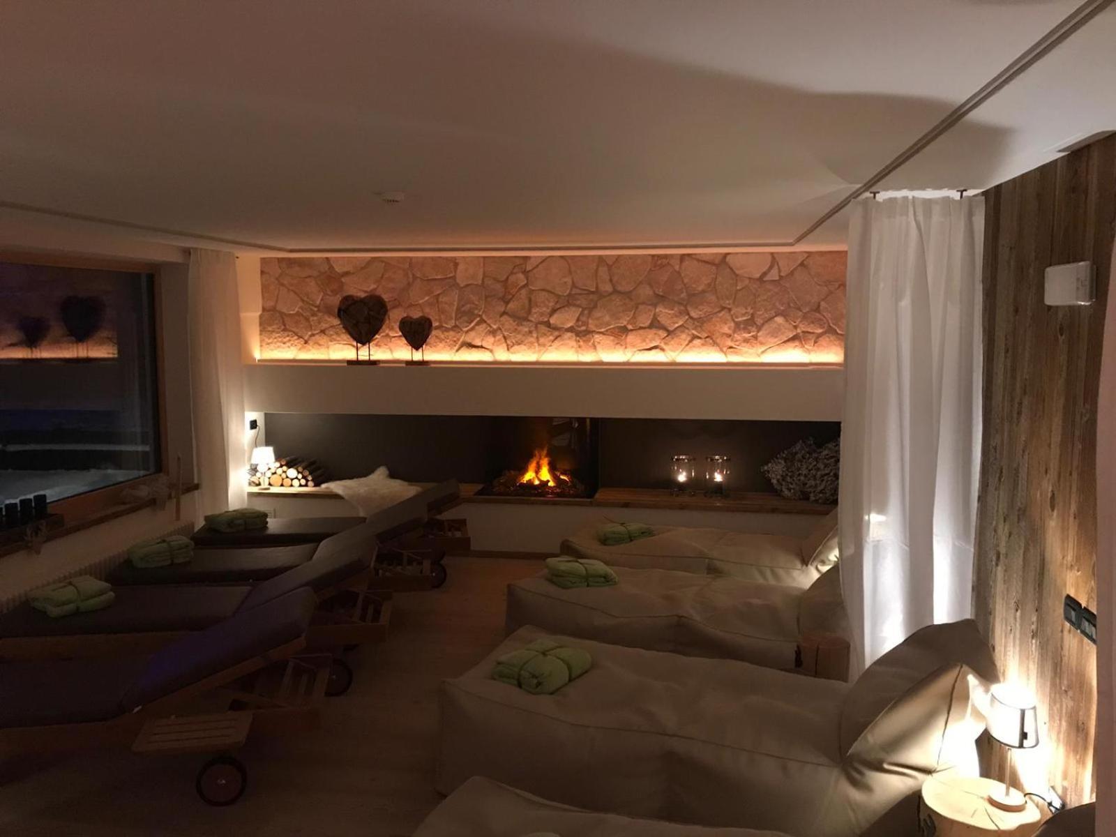 Hotel Ciasa Ai Pini San Cassiano  Eksteriør billede