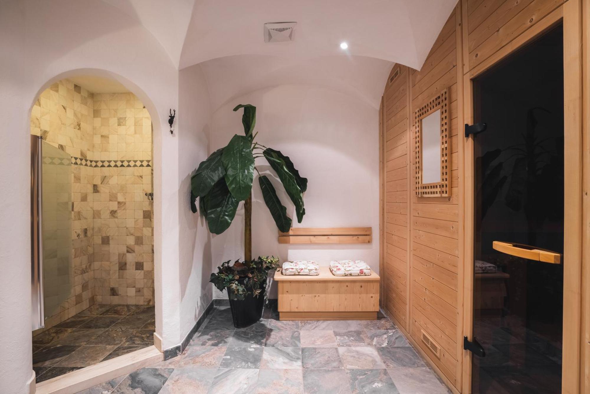 Hotel Ciasa Ai Pini San Cassiano  Eksteriør billede