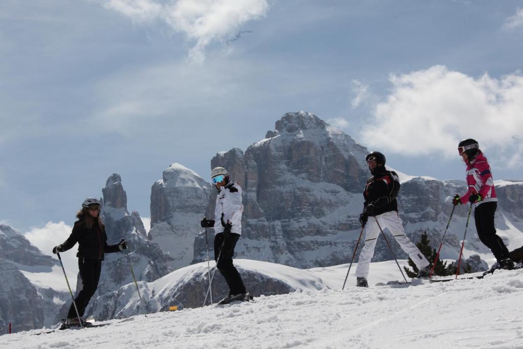 Hotel Ciasa Ai Pini San Cassiano  Eksteriør billede