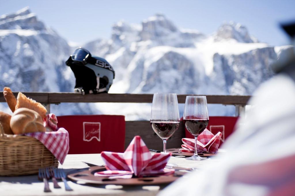 Hotel Ciasa Ai Pini San Cassiano  Eksteriør billede